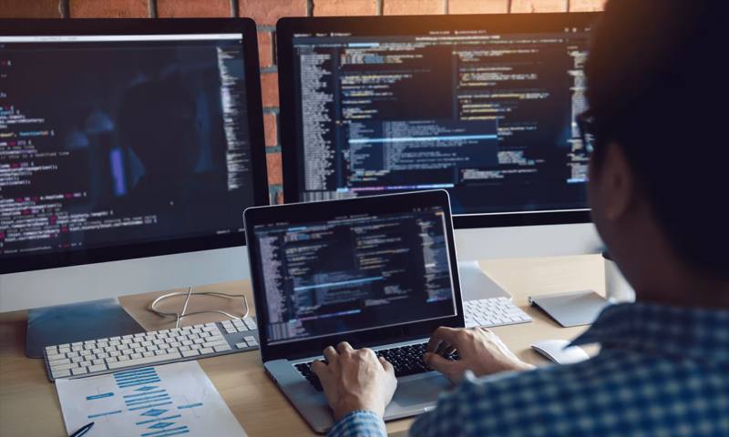 数据科学选型：R与Python如何赋能高台县网站建设？